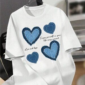 Heart - themed T - shirt with Inspirational Messages: Conveying Warmth and Fashi